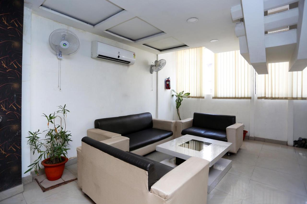 Super Oyo Flagship 4957 Hotel China Town Bhairaun Ghat Exterior photo