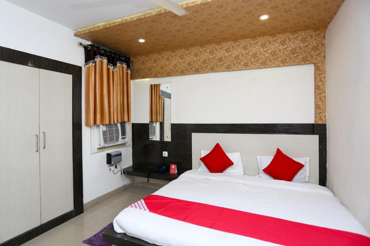 Super Oyo Flagship 4957 Hotel China Town Bhairaun Ghat Exterior photo