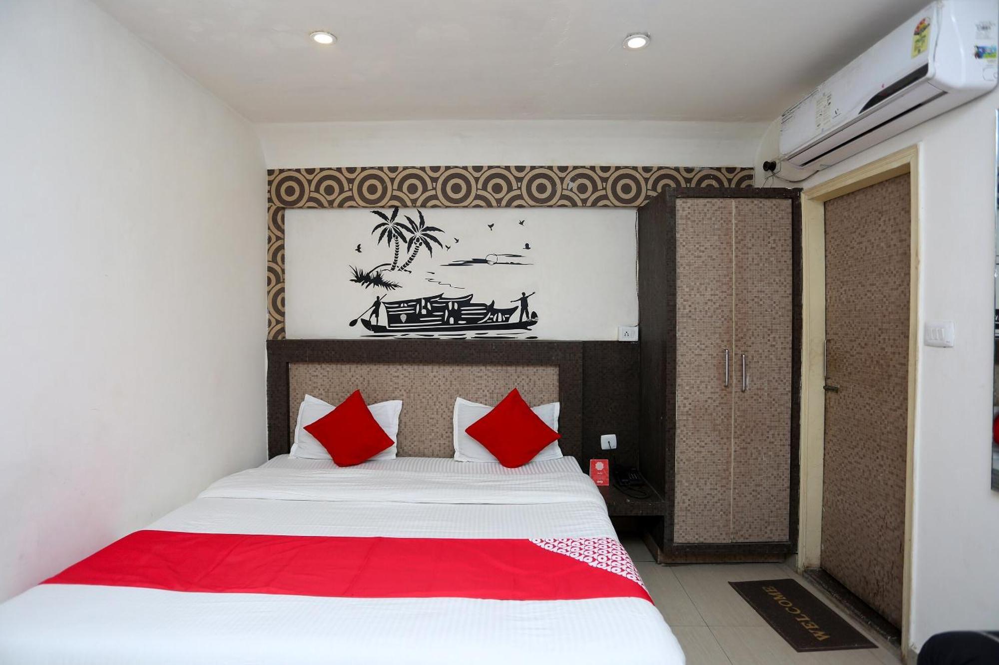 Super Oyo Flagship 4957 Hotel China Town Bhairaun Ghat Exterior photo