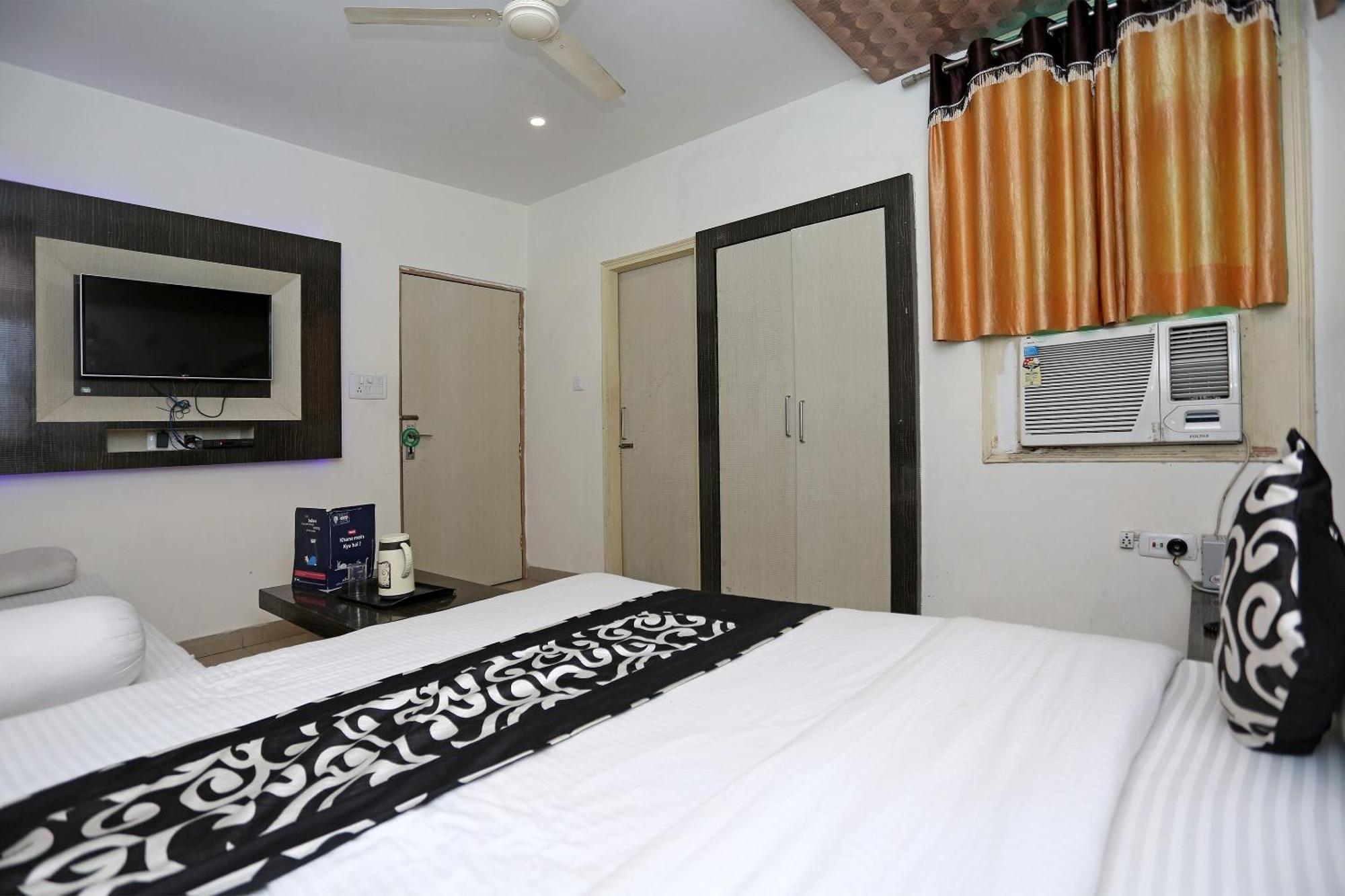 Super Oyo Flagship 4957 Hotel China Town Bhairaun Ghat Exterior photo